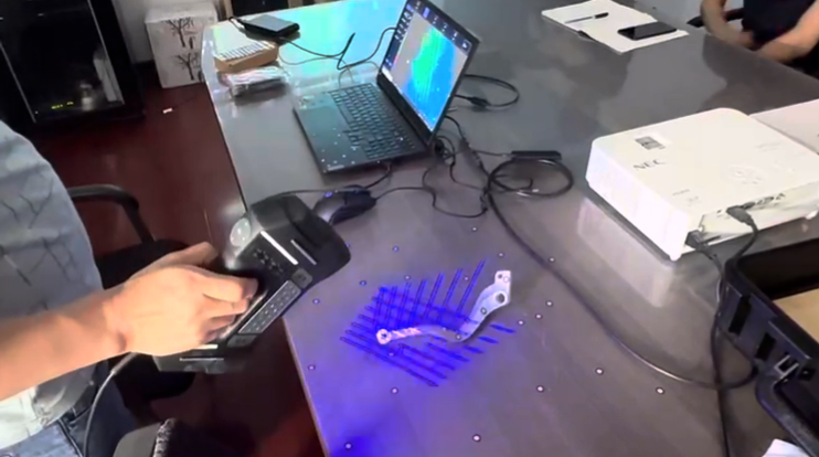 Blue laser 3D scanner